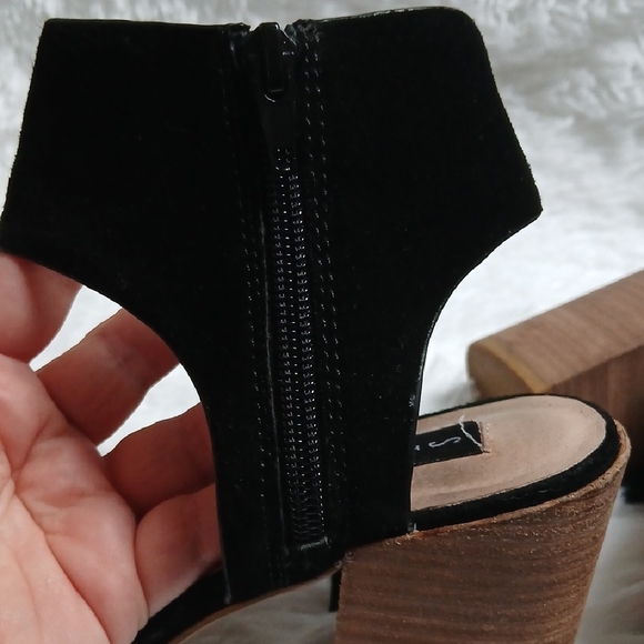 STEVEN By Steve Madden Luisa Black Ankle Strap Open Toe Fringe Block Sandals 8B - Picture 7 of 16